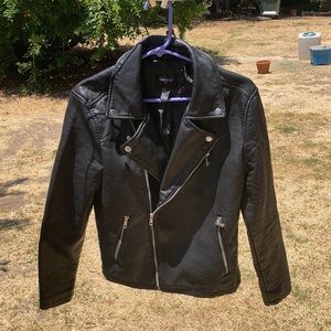 Men’s forever 21 Jacket black zippered Men’s small
